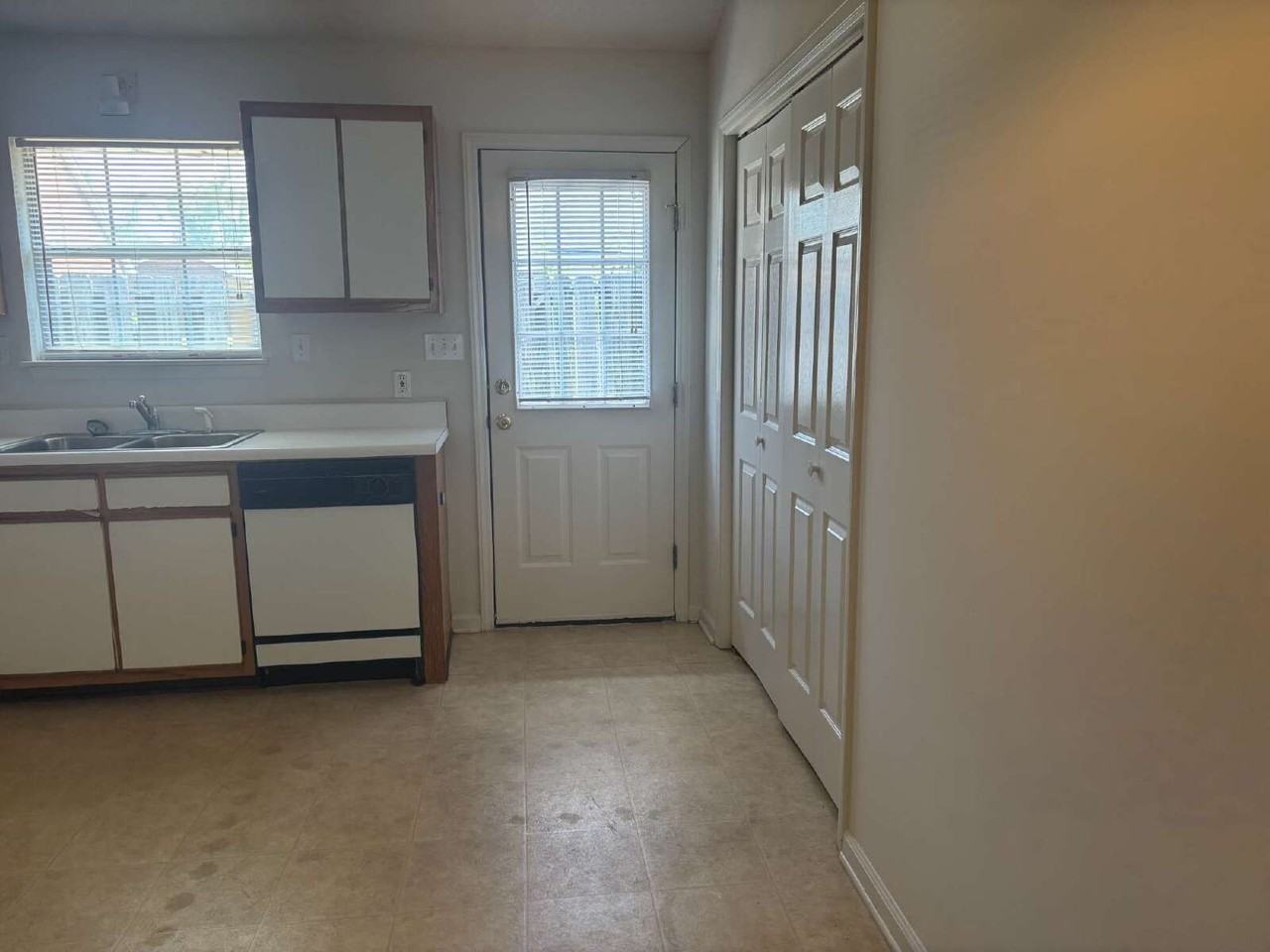 2608 Boone Ct #A - Photo 4 of 14