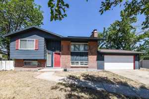 featured image of 983 E Dry Gulch Cir