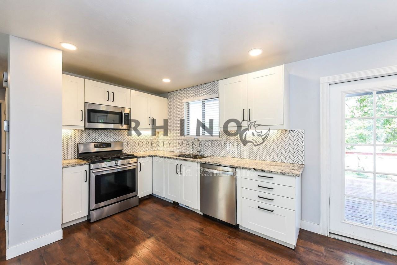 983 E Dry Gulch Cir - Photo 3 of 16