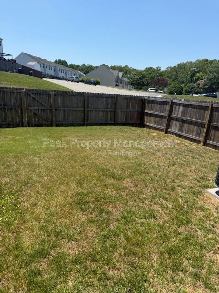 5933 Belston Ct - Photo 7 of 17