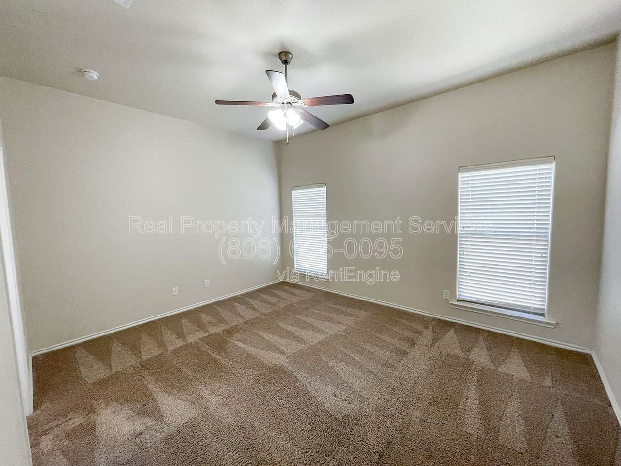 7418 102nd St - Photo 7 of 14