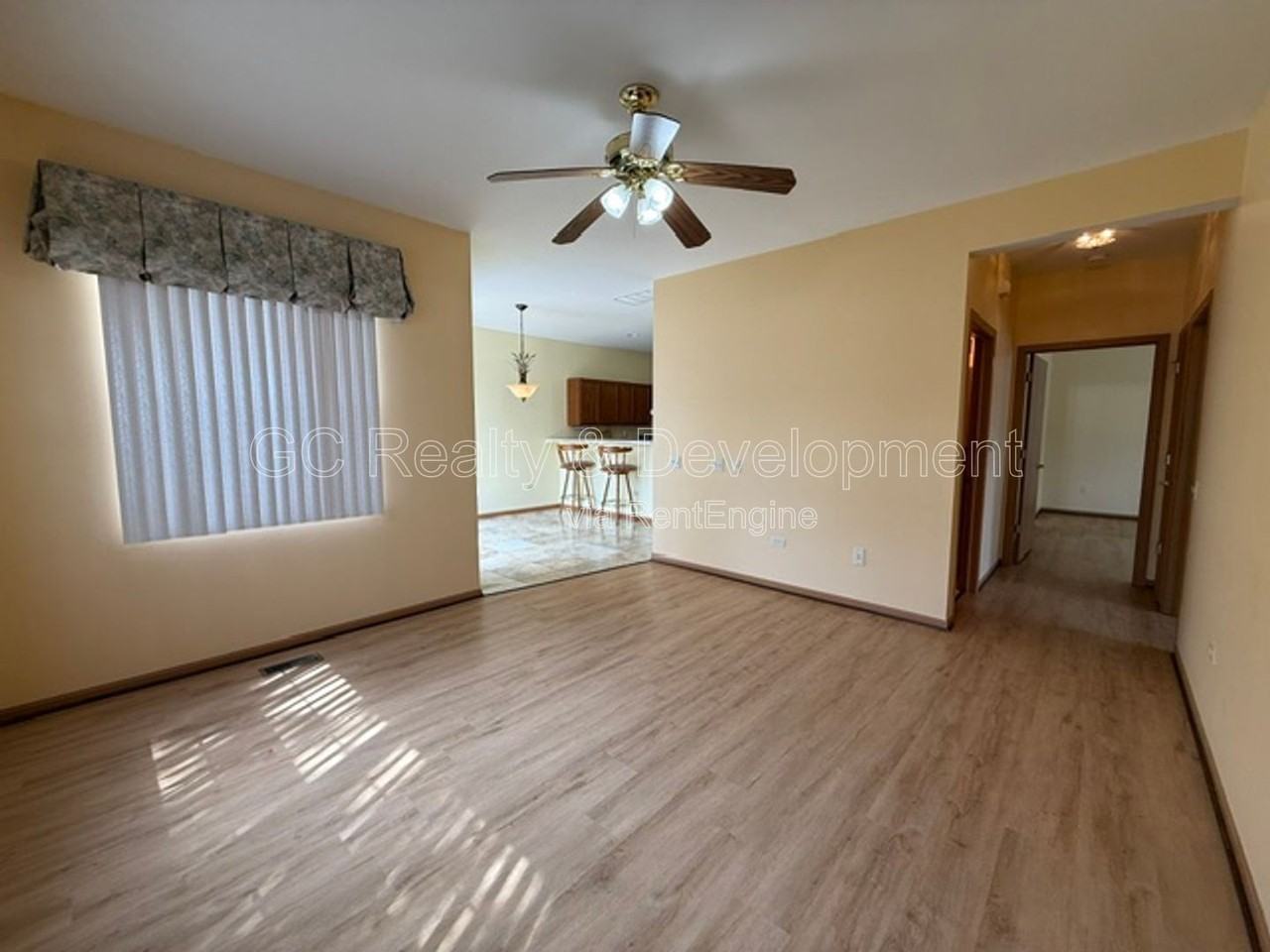 12961 Pennsylvania Ave - Photo 3 of 19