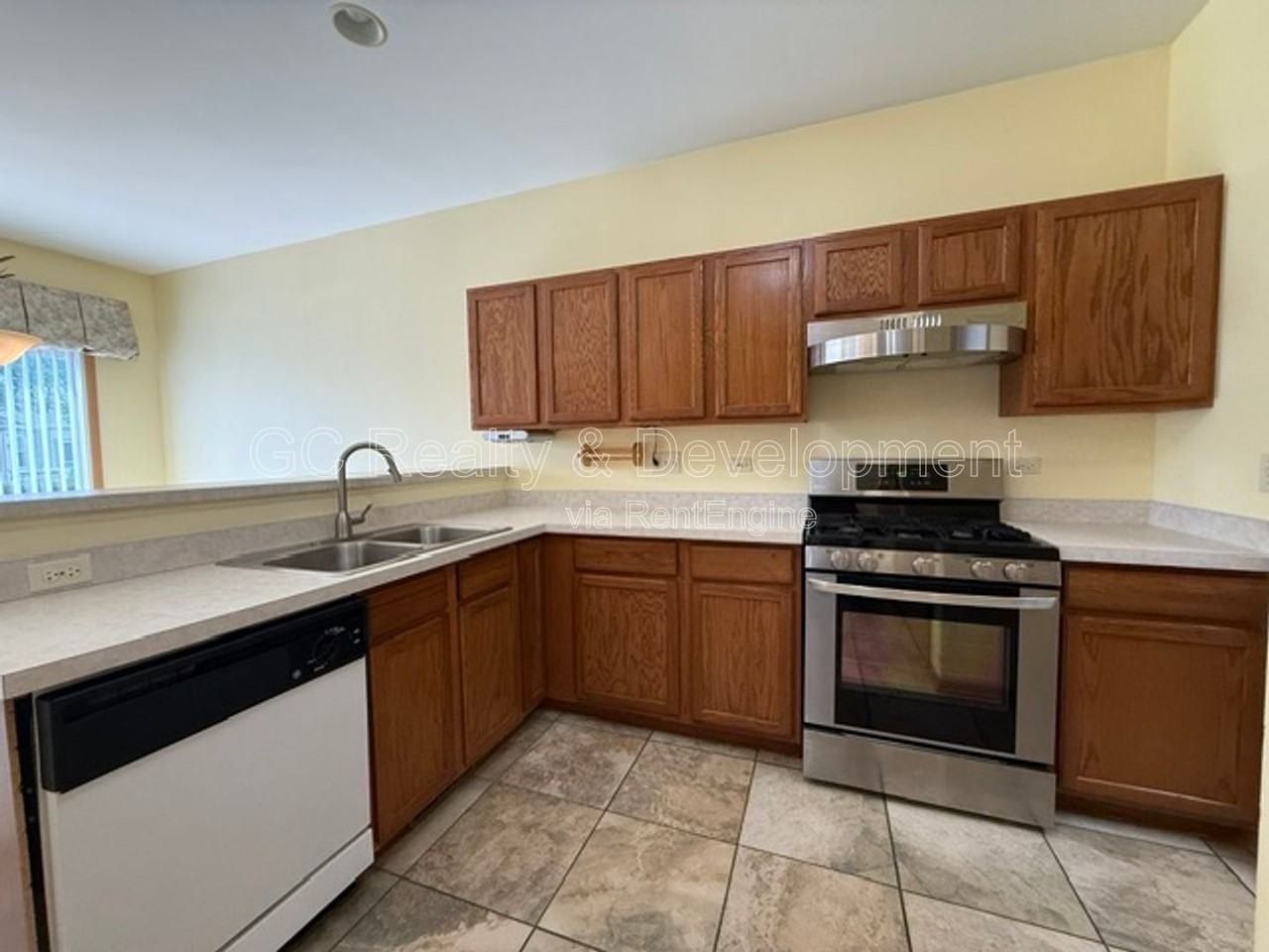 12961 Pennsylvania Ave - Photo 6 of 19