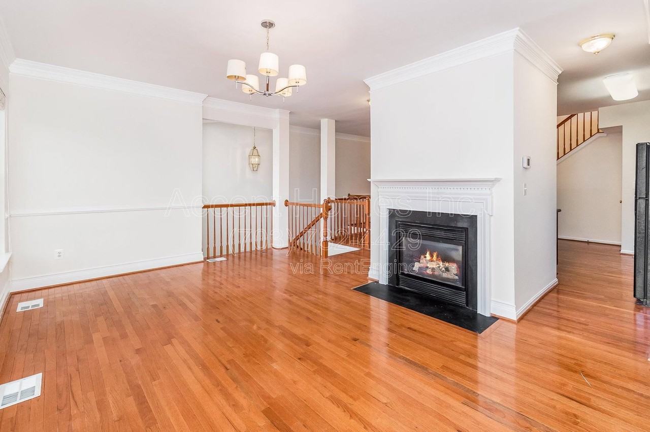9875 Dochart Sound Ln - Photo 6 of 31