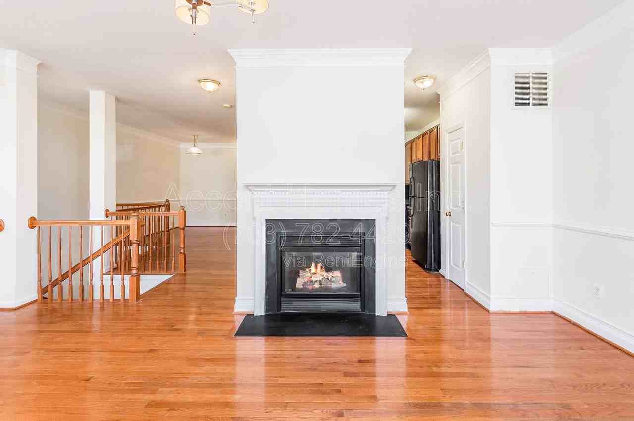 9875 Dochart Sound Ln - Photo 7 of 31