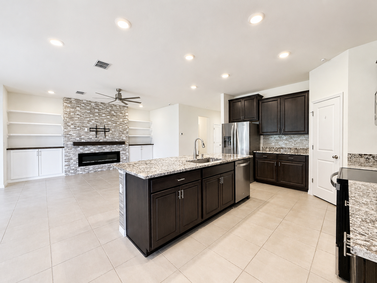 12544 Shining Willow St - Photo 5 of 40