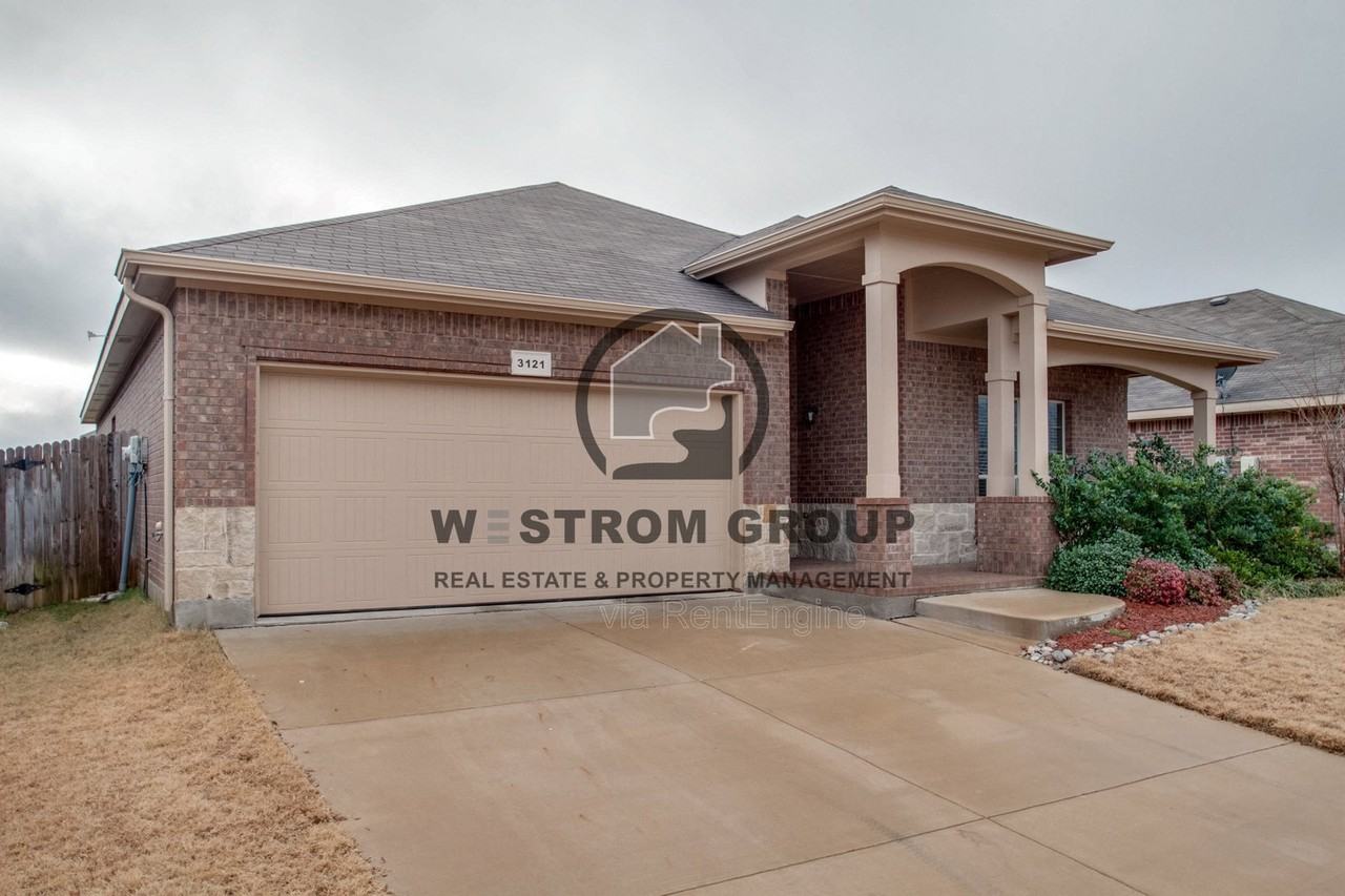 3121 Hornbeam St - Photo 2 of 4