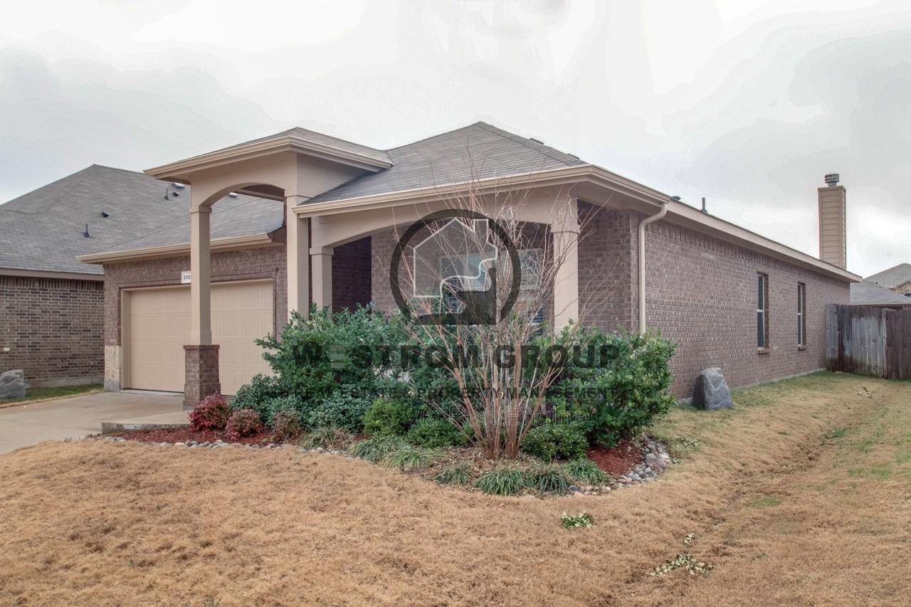 3121 Hornbeam St - Photo 3 of 4