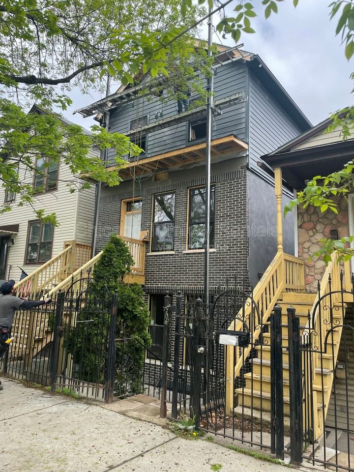 2624 W 24th St #1F - Photo 2 of 19