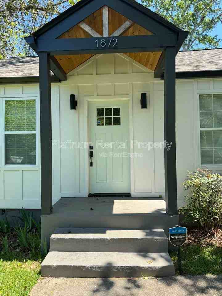 1872 Cannon St - Photo 3 of 35