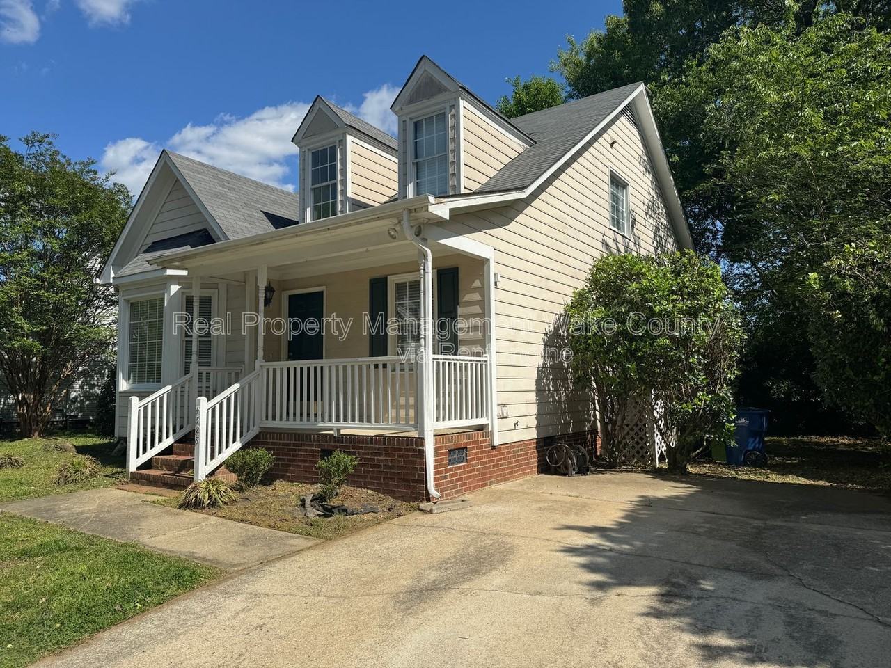 4328 Bartholomew Cir - Photo 2 of 37