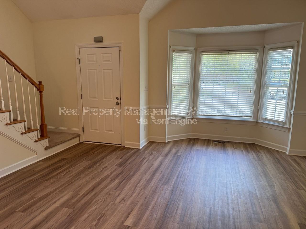 4328 Bartholomew Cir - Photo 4 of 37