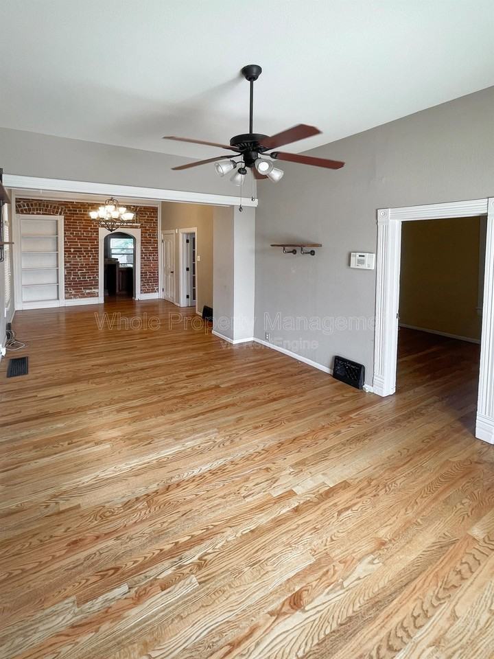 1733 W 39th Ave - Photo 4 of 27