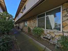 featured image of 112 Ne Conifer Blvd #8