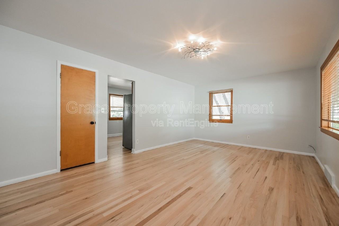 2610 S Gaylord St - Photo 3 of 19
