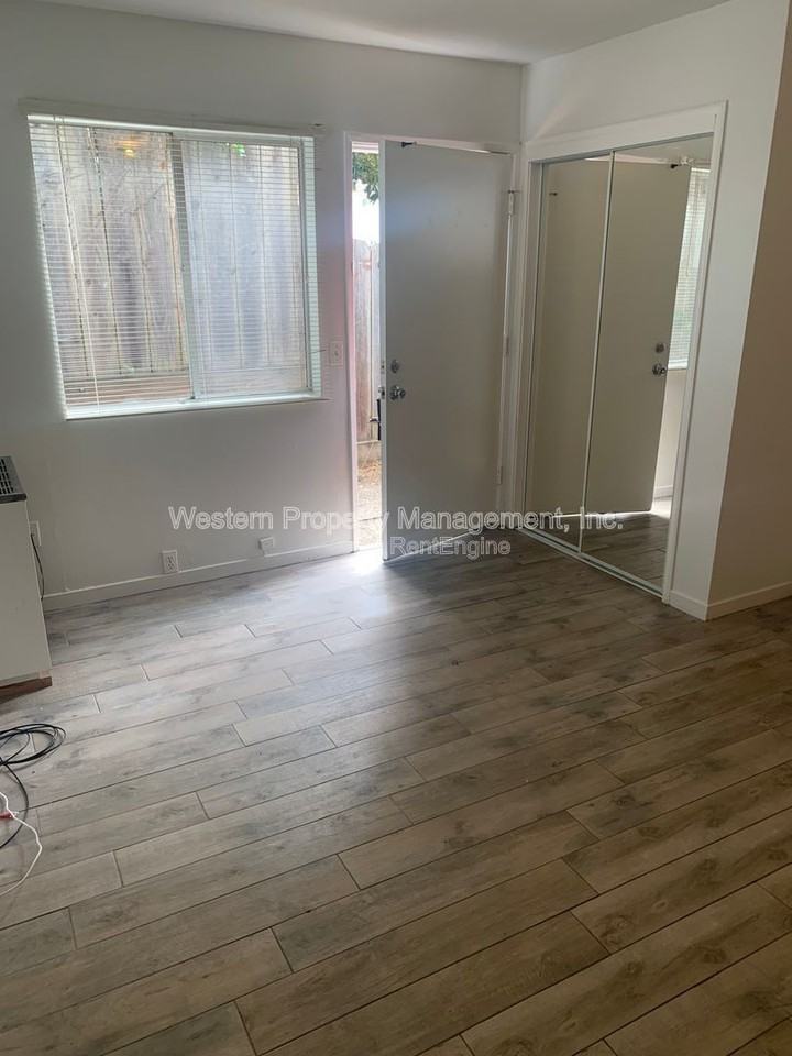 246 Center Ave - Photo 3 of 7