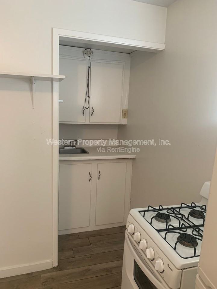 246 Center Ave - Photo 4 of 7