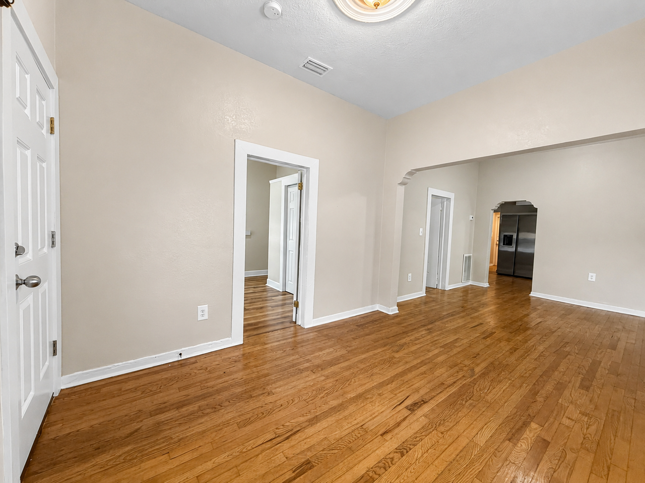2124 W Chestnut St #1 - Photo 5 of 22