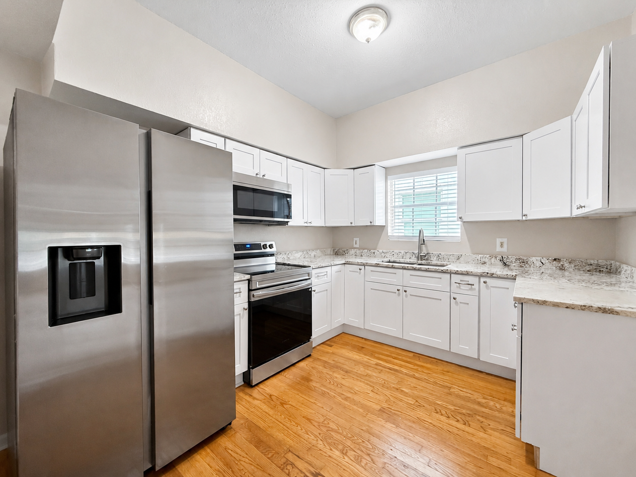 2124 W Chestnut St #1 - Photo 7 of 22