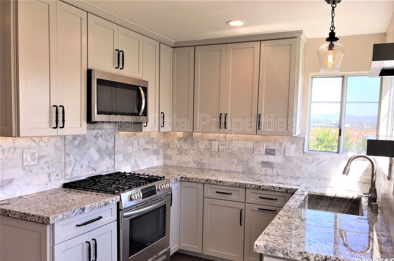 1510 Calle Devanar - Photo 2 of 19