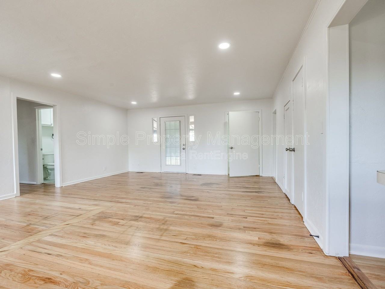 4608 N Libby Ave - Photo 3 of 27