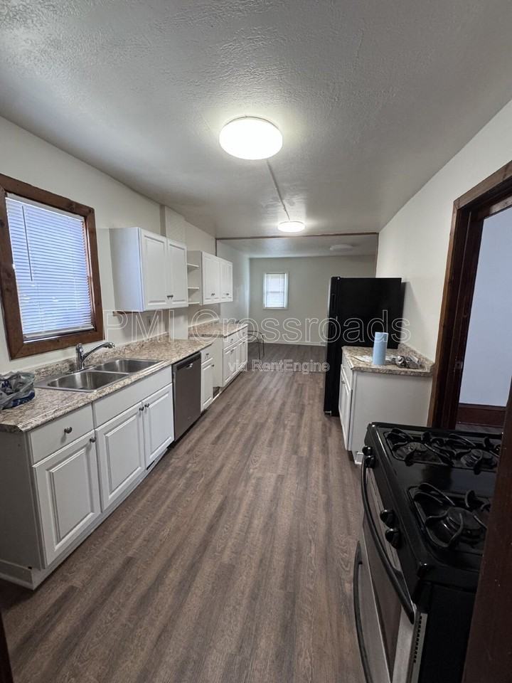 277 Fountain St - Photo 7 of 35