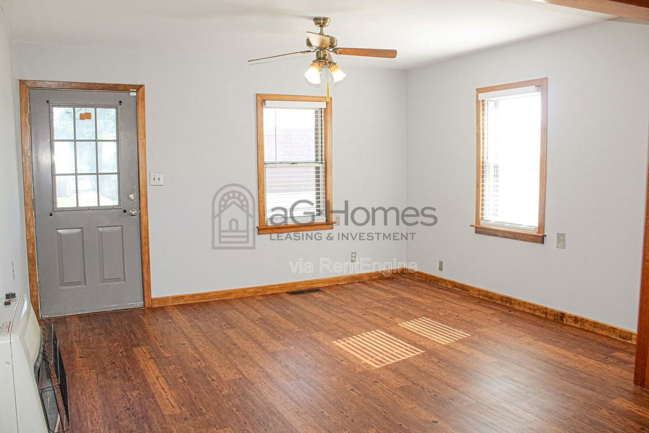 317 W Peach St - Photo 5 of 20