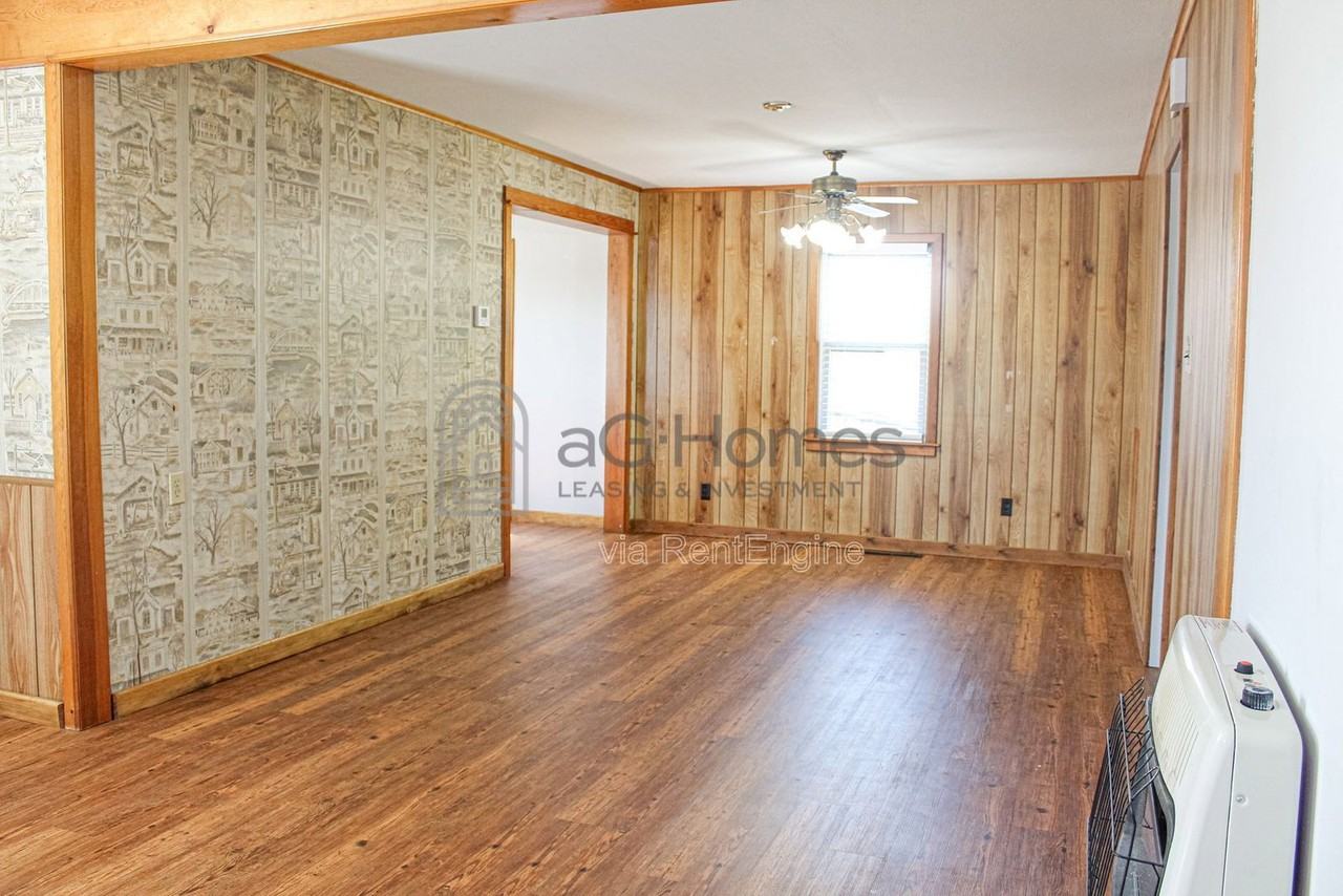 317 W Peach St - Photo 6 of 20