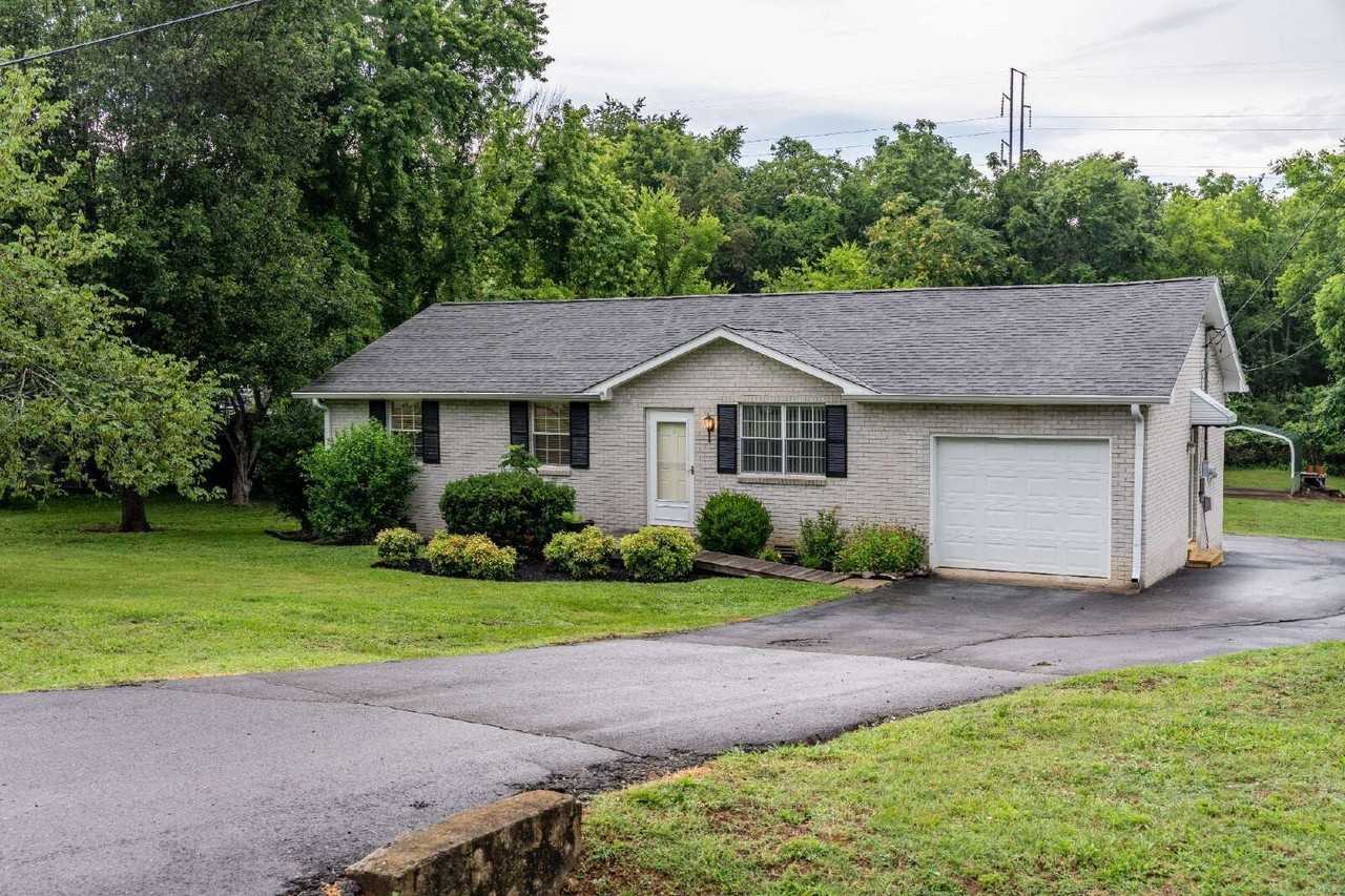 207 Whitnel Dr - Photo 3 of 37