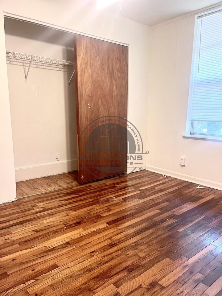 2022 Hollywood Dr #1 - Photo 6 of 9
