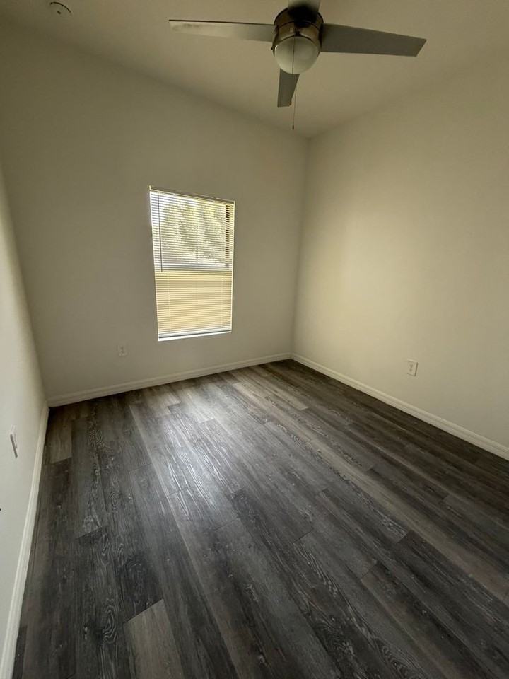 1107 Abrams Blvd - Photo 3 of 18