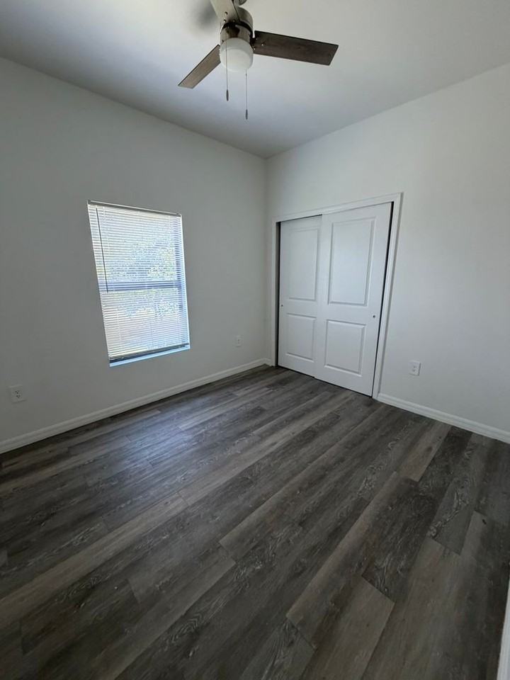 1107 Abrams Blvd - Photo 5 of 18
