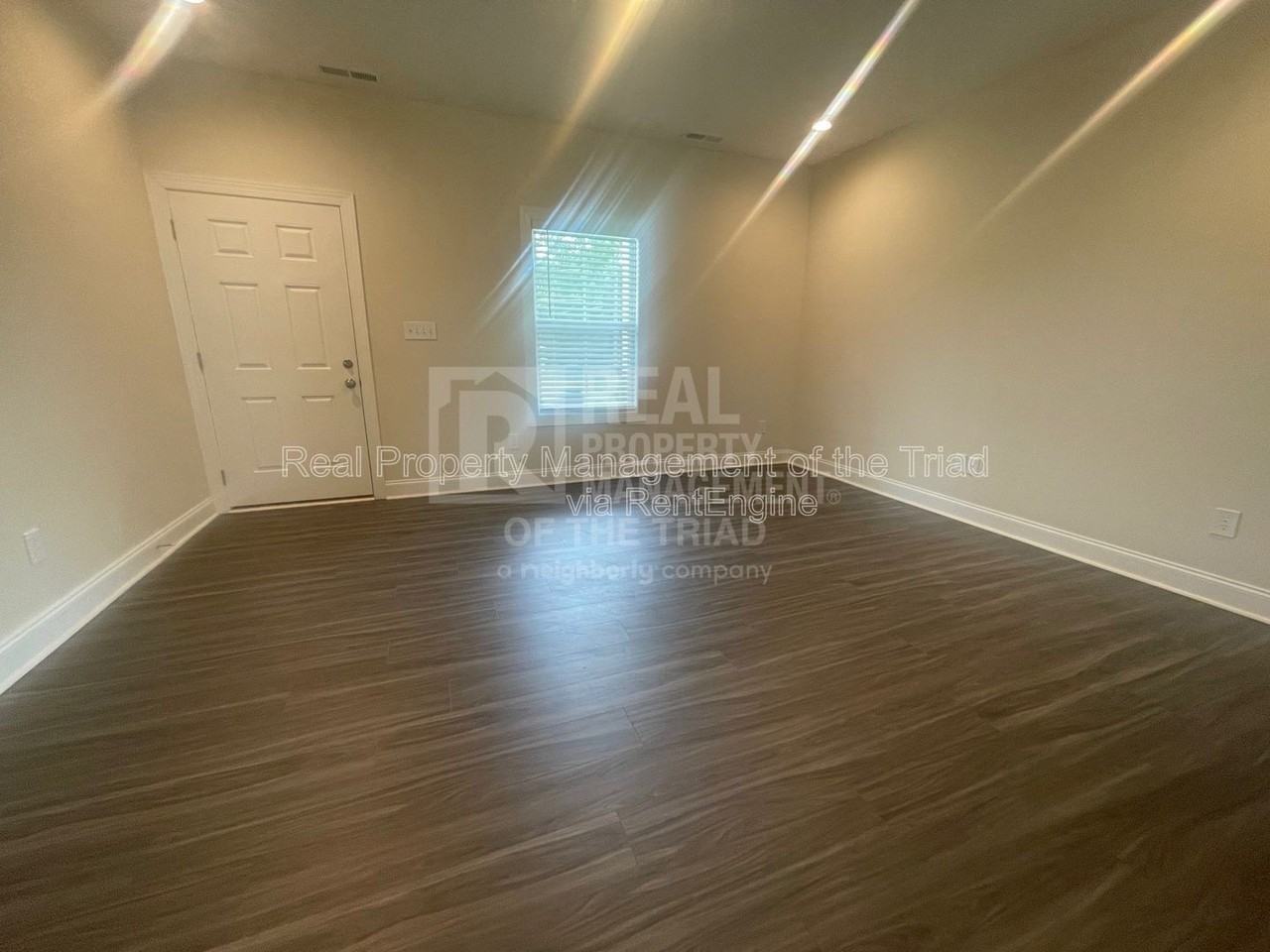 206 Hassellwood Dr - Photo 2 of 16