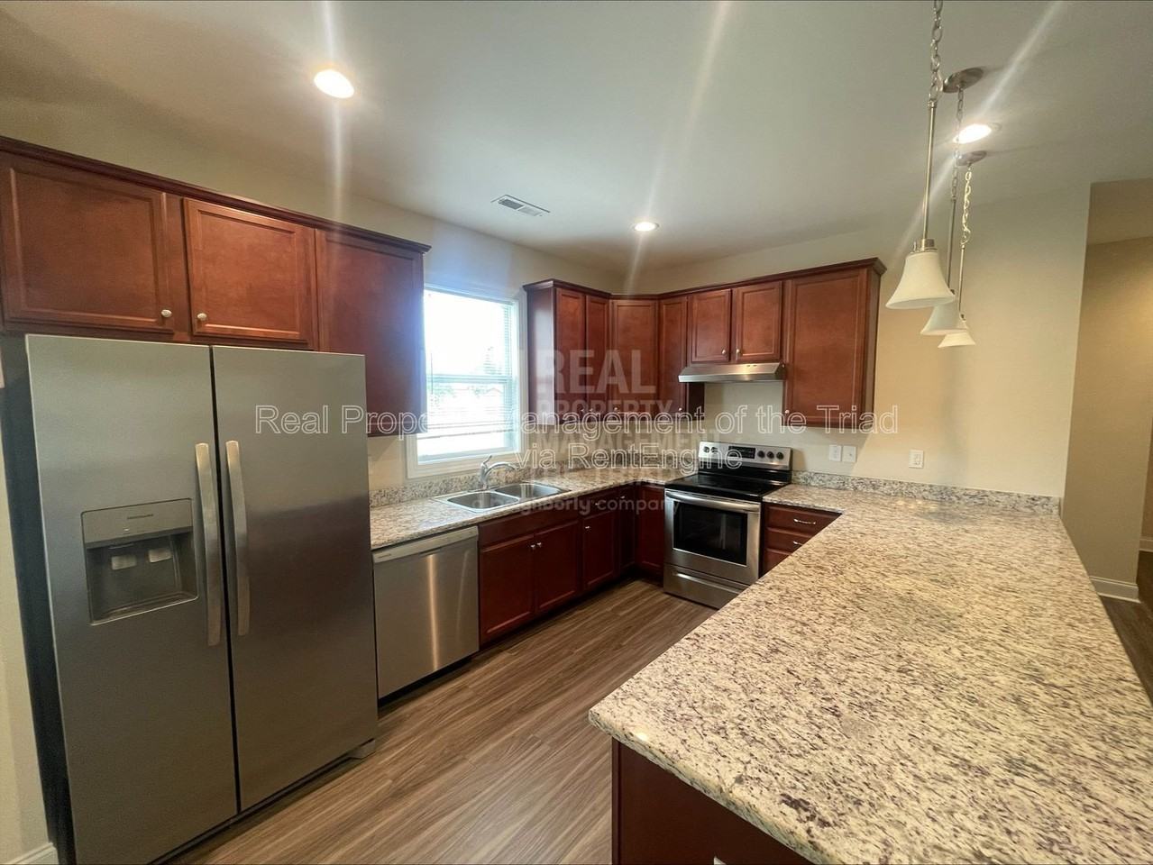 206 Hassellwood Dr - Photo 4 of 16