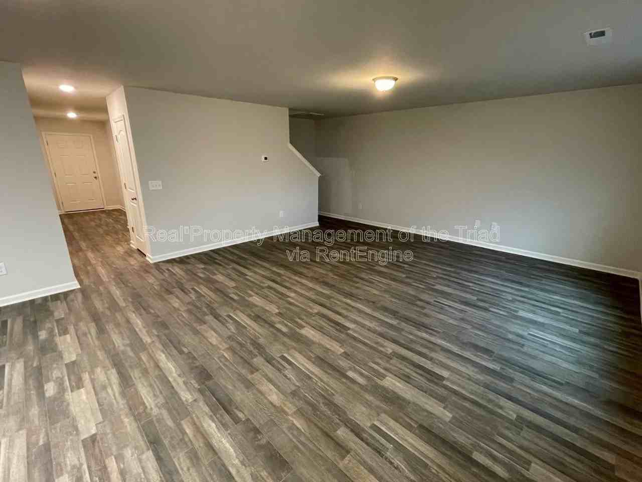 3824 Miller Dr - Photo 3 of 13