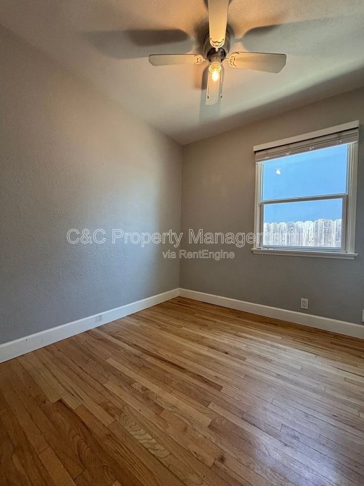 417 N Citrus St - Photo 6 of 18
