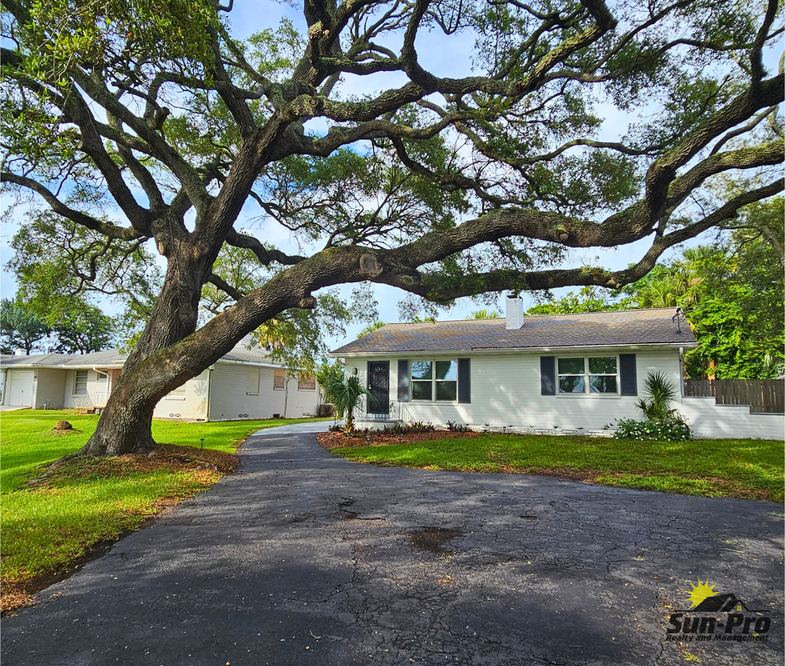 475 Riverside Dr - Photo 3 of 40