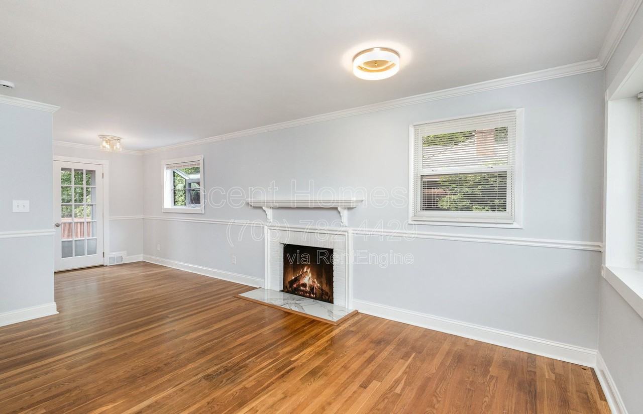 7329 Marc Dr - Photo 3 of 28