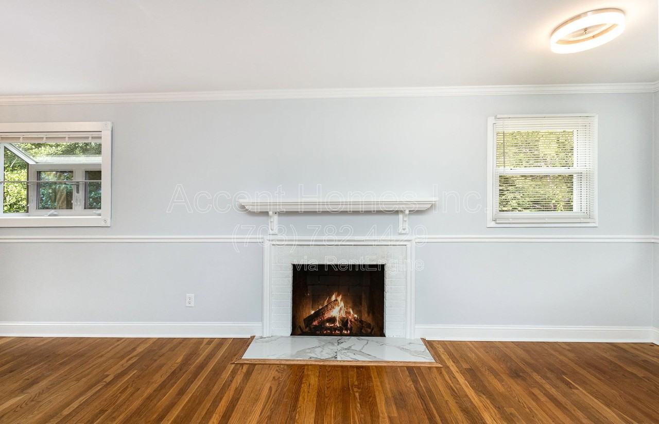 7329 Marc Dr - Photo 5 of 28