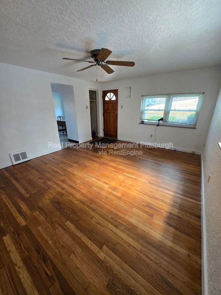 4744 Lougean Ave - Photo 7 of 25