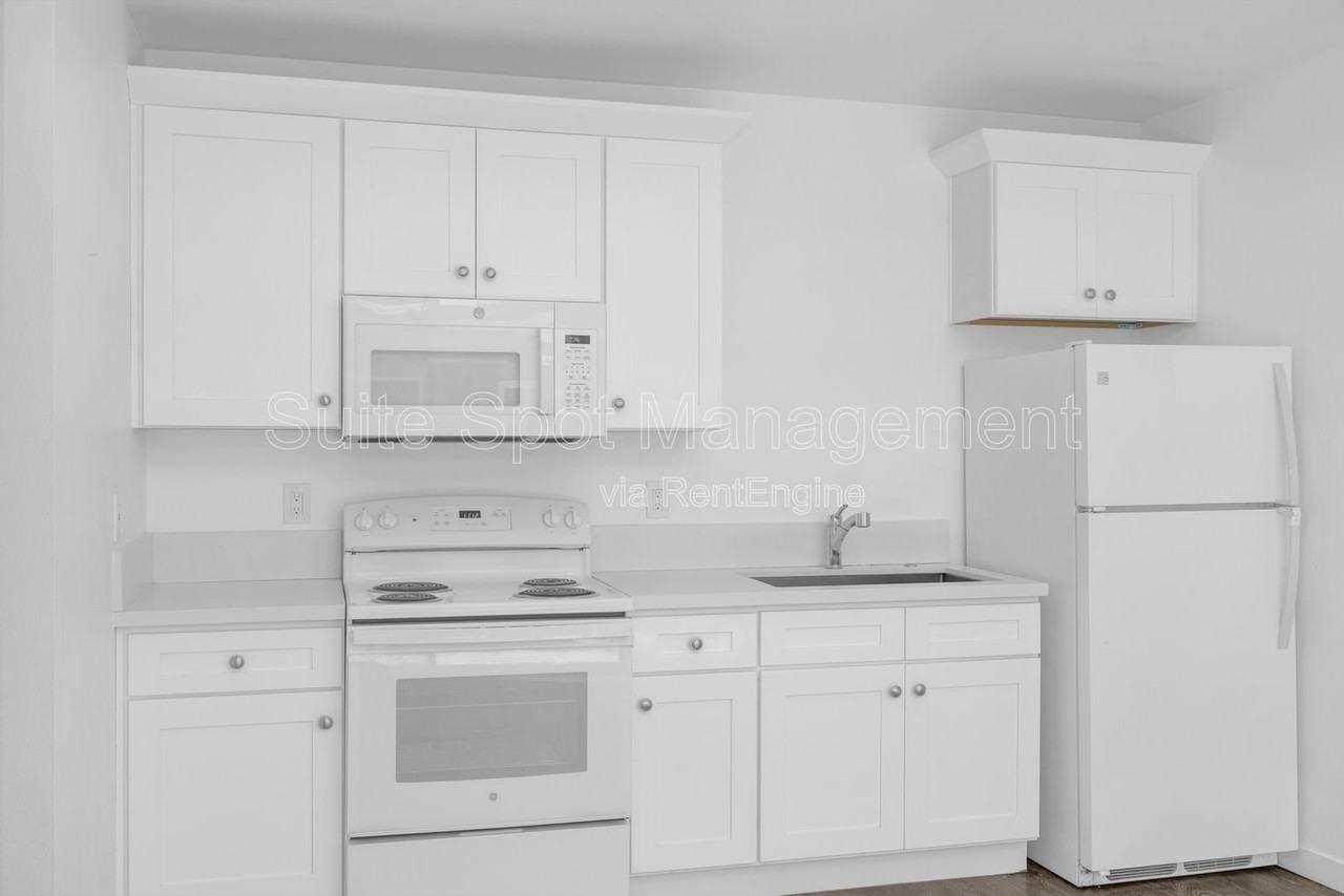 570 N Cambridge St #572-1 - Photo 3 of 14