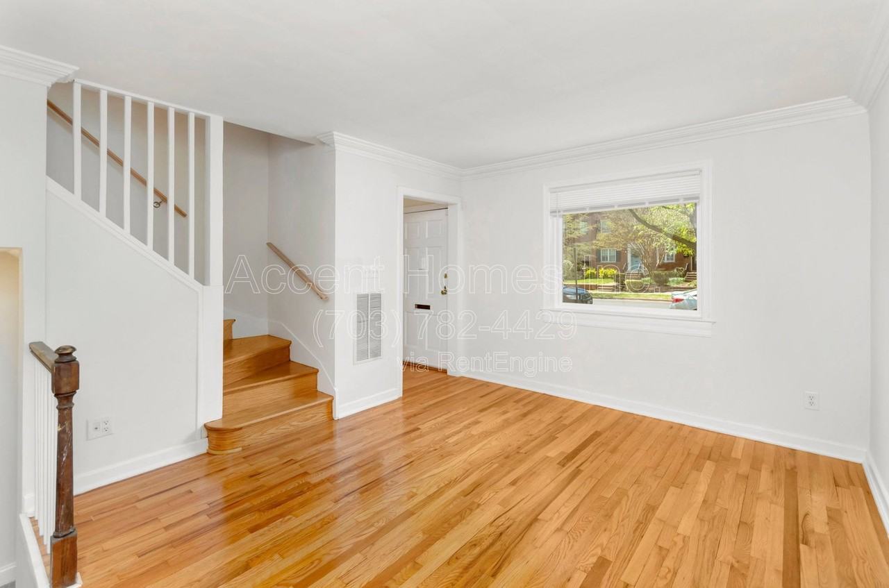 712 S Alfred St - Photo 2 of 33