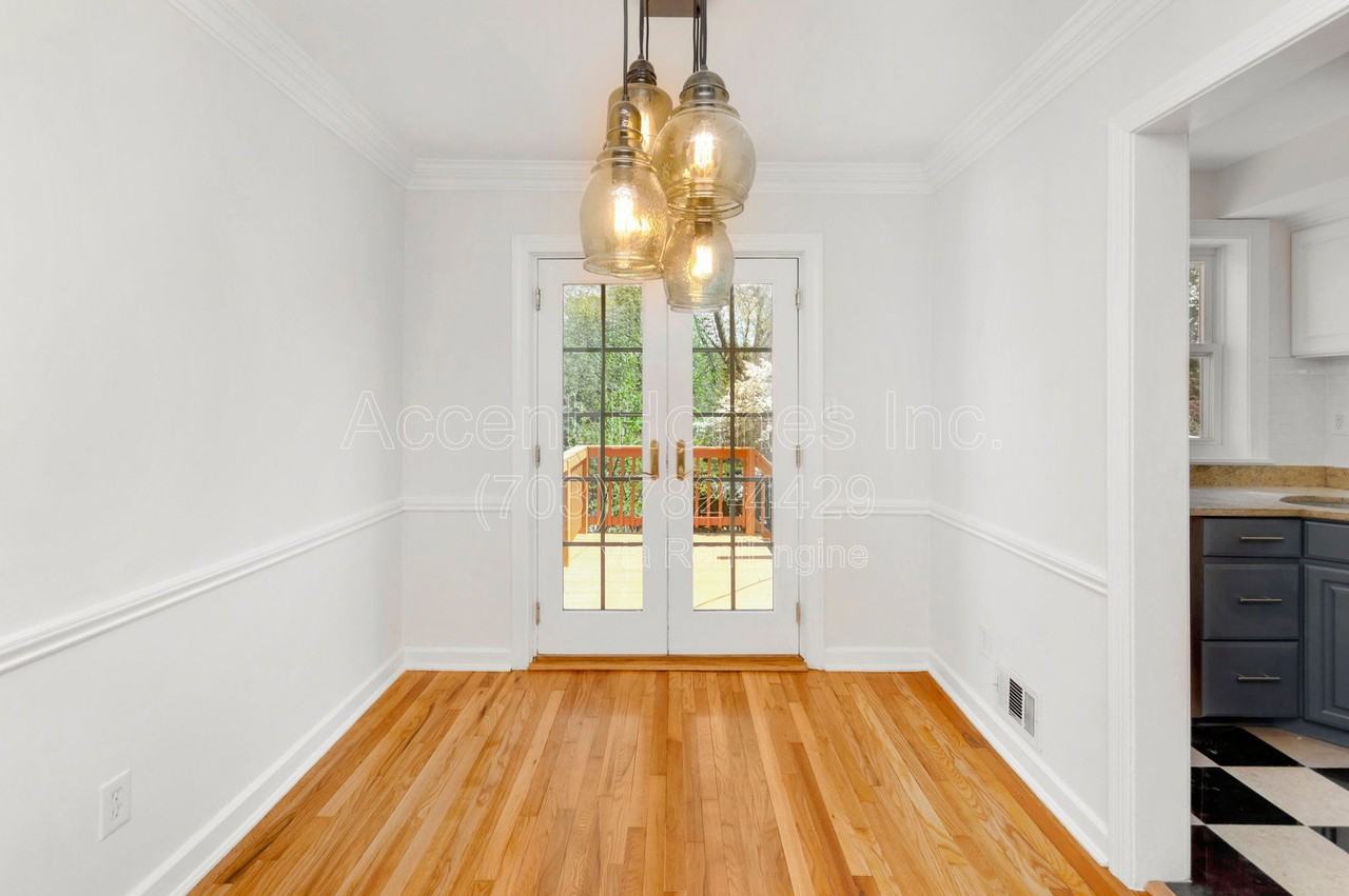 712 S Alfred St - Photo 6 of 33