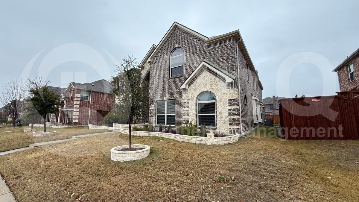 12368 Willowgate Dr - Photo 2 of 32