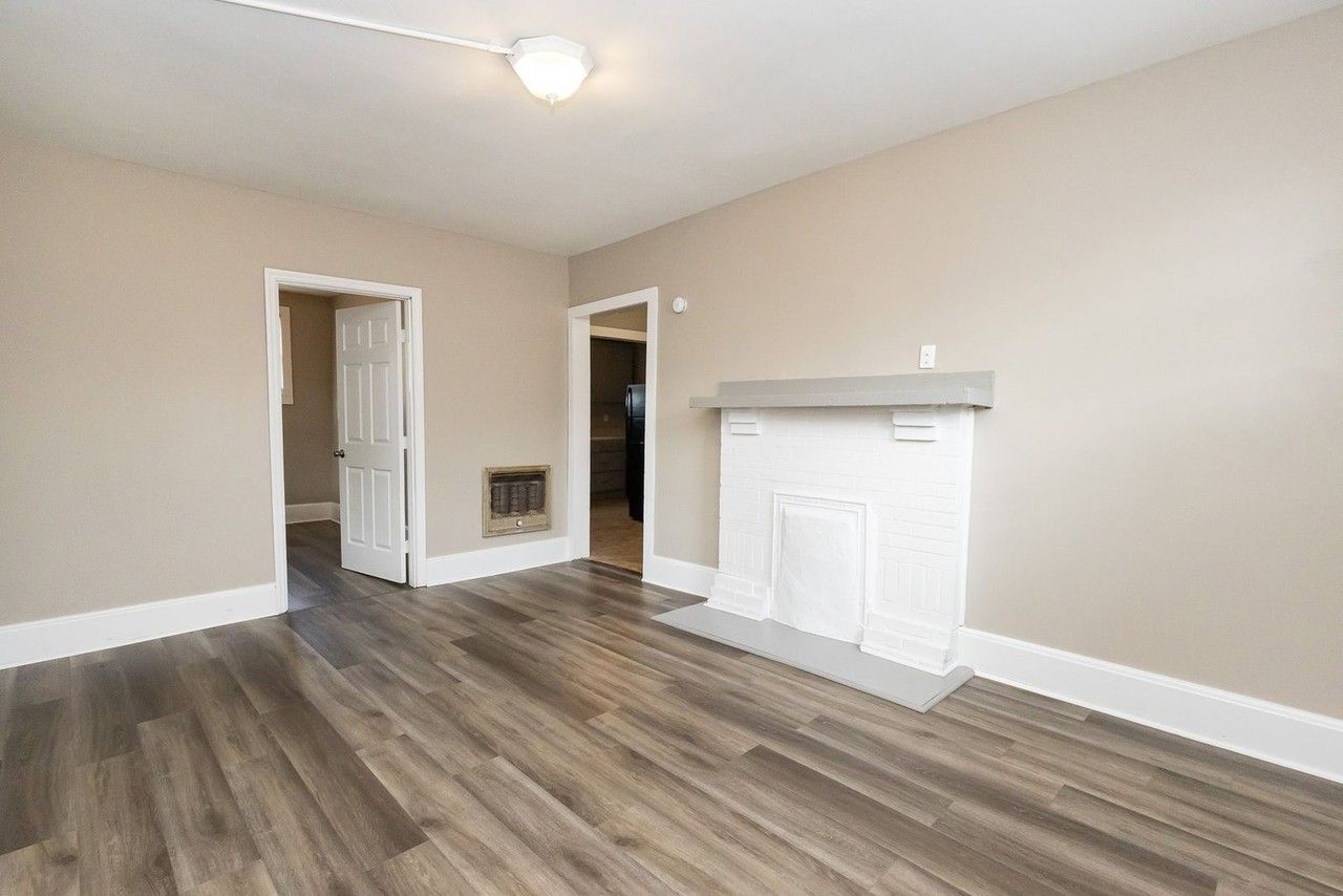 457 Roanoke Ave - Photo 3 of 15