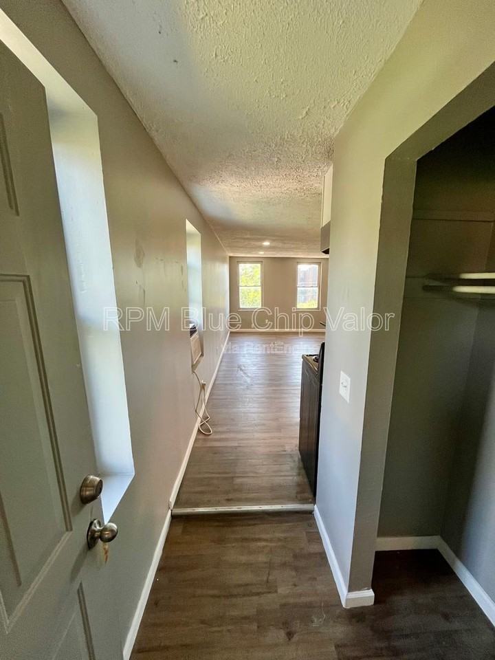 514 Oliver St - Photo 6 of 11