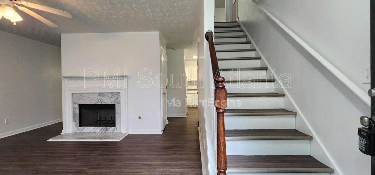 588 Hunnicutt Rd Se - Photo 2 of 36