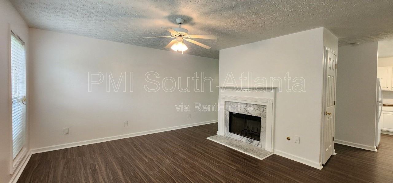 588 Hunnicutt Rd Se - Photo 4 of 36