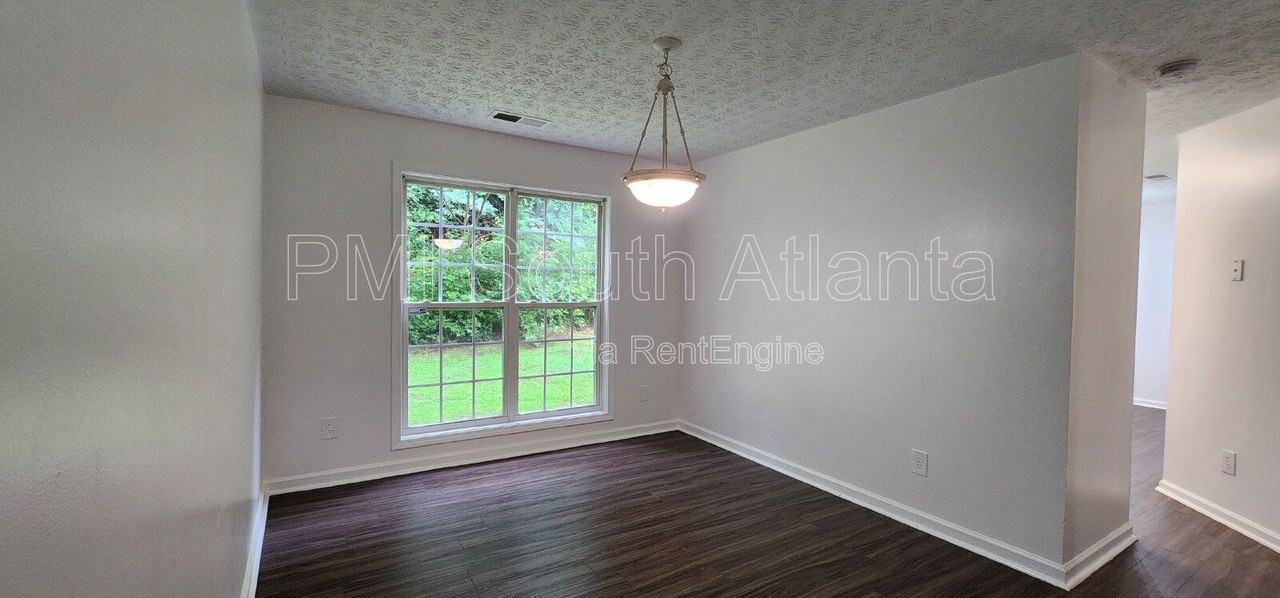 588 Hunnicutt Rd Se - Photo 7 of 36