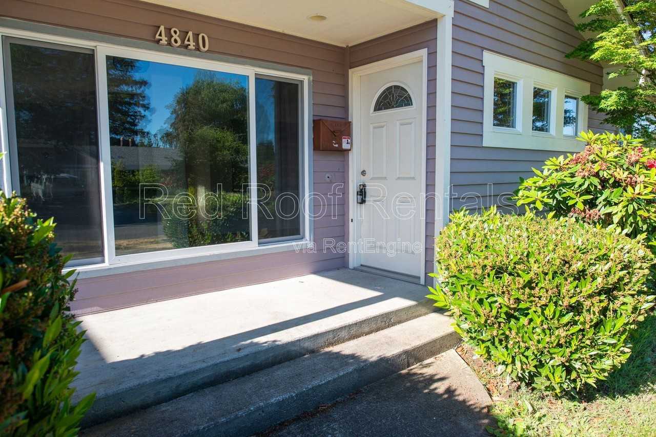 4840 N 8th St - Photo 6 of 43
